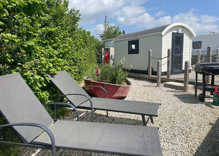 Estuary View - Cosy Shepherds Hut