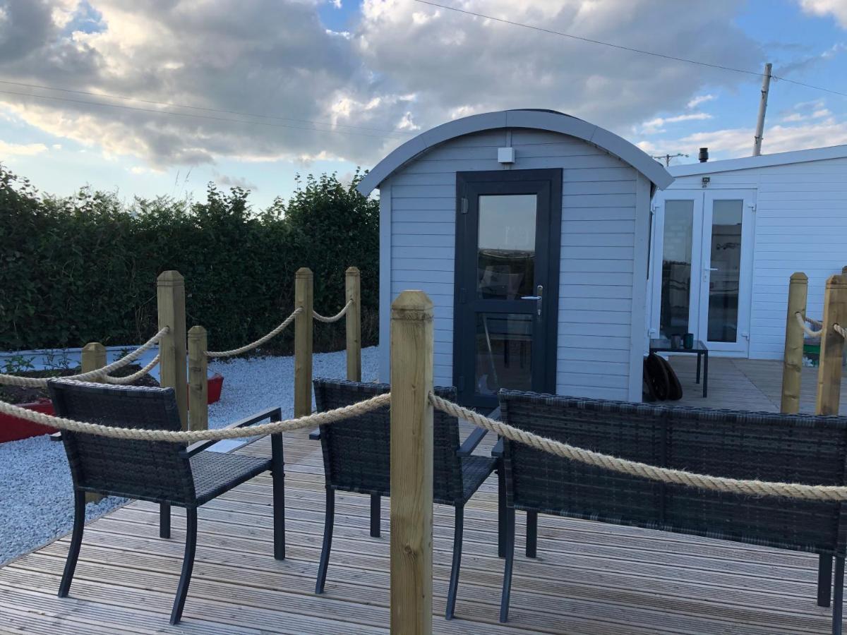 Estuary View - Cosy Shepherds Hut Campsite *